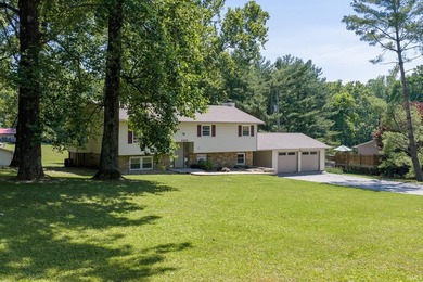 Move in ready in a great location! Sitting on 1 acre minutes to - photo 1