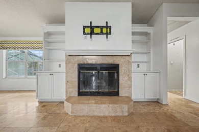 REO. Spacious 4-bedroom, 2-bath home with a screened inground - photo 12