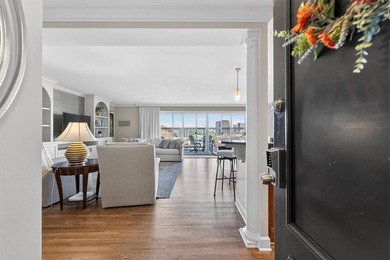 Wow, the view is spectacular! This North facing 2 bed, 2 bath - photo 2