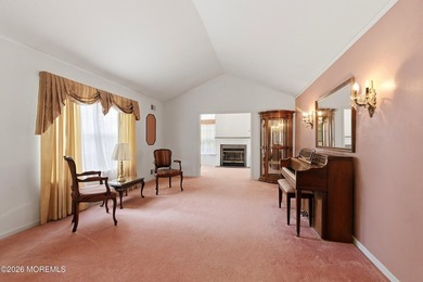 Welcome to the desirable Lake Ridge community! This spacious - photo 12