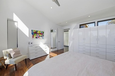 Located in the Las Cumbres community of Los Gatos, this - photo 19