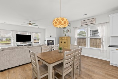Single-story 3-bedroom home with pond views, paid-off solar - photo 23