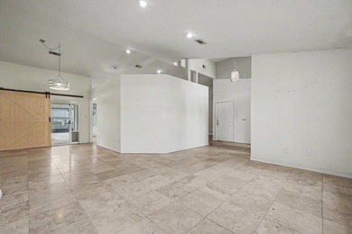 REO. Spacious 4-bedroom, 2-bath home with a screened inground - photo 24