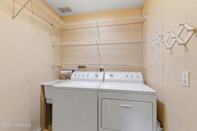 Welcome to the desirable Lake Ridge community! This spacious - photo 25