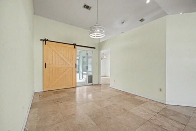 REO. Spacious 4-bedroom, 2-bath home with a screened inground - photo 26