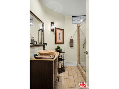 Spectacular 2 bed/2 bath + family room and stunning large - photo 27