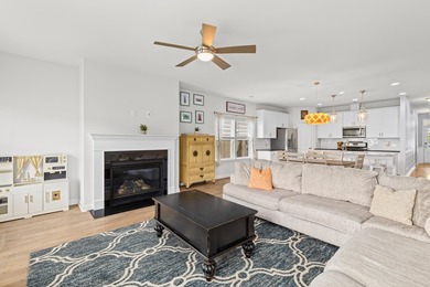 Single-story 3-bedroom home with pond views, paid-off solar - photo 27