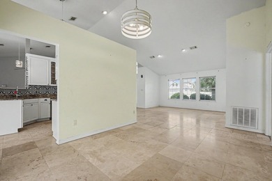 REO. Spacious 4-bedroom, 2-bath home with a screened inground - photo 27