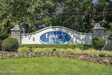 Welcome to the desirable Lake Ridge community! This spacious - photo 27
