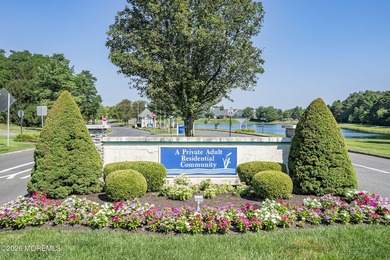 Welcome to the desirable Lake Ridge community! This spacious - photo 31