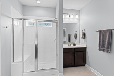 Single-story 3-bedroom home with pond views, paid-off solar - photo 32