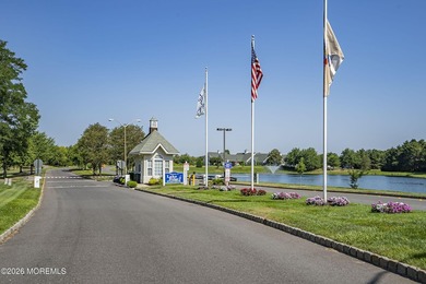 Welcome to the desirable Lake Ridge community! This spacious - photo 32