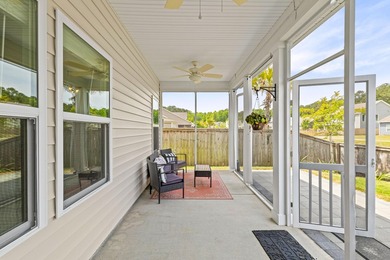 Single-story 3-bedroom home with pond views, paid-off solar - photo 36