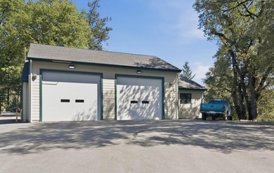 Located in the Las Cumbres community of Los Gatos, this - photo 36