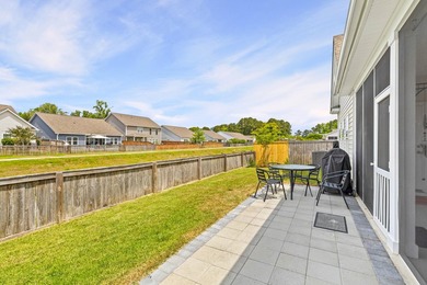 Single-story 3-bedroom home with pond views, paid-off solar - photo 38