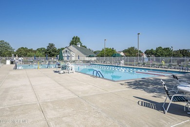 Welcome to the desirable Lake Ridge community! This spacious - photo 38