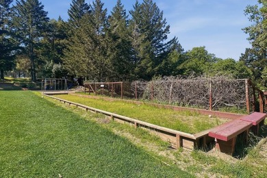 Located in the Las Cumbres community of Los Gatos, this - photo 42