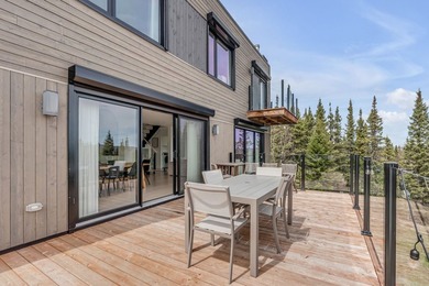 Nestled between the mountains and the river, this magnificent - photo 44