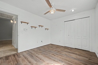 REO. Spacious 4-bedroom, 2-bath home with a screened inground - photo 45