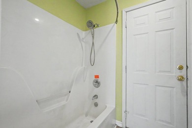 REO. Spacious 4-bedroom, 2-bath home with a screened inground - photo 49