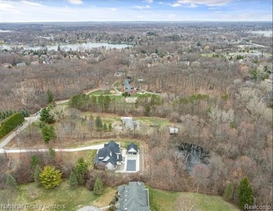Rare 4-Acre Estate Opportunity - Upper Straits Lake Lifestyle - photo 3