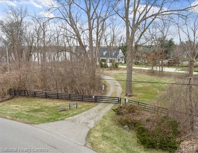 Rare 4-Acre Estate Opportunity - Upper Straits Lake Lifestyle - photo 4
