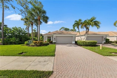 WELCOME to prestigious Colonial Country Club! This gorgeous - photo 2