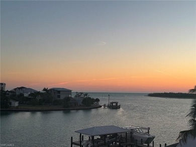 A rare opportunity to build a custom waterfront residence in - photo 1