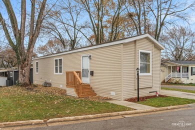 Willow Lakes Home For Sale in Elgin Illinois