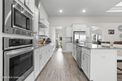 Beautiful 5-year-old Kingston floor plan by D.R. Horton - photo 12