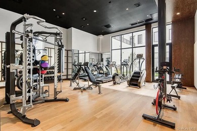 Oversized south-facing 2BR loft with 11' ceilings + private - photo 15