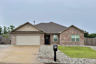 Discover this inviting, low-maintenance brick home in Hamilton - photo 1