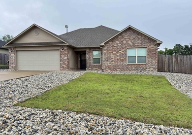Discover this inviting, low-maintenance brick home in Hamilton - photo 2
