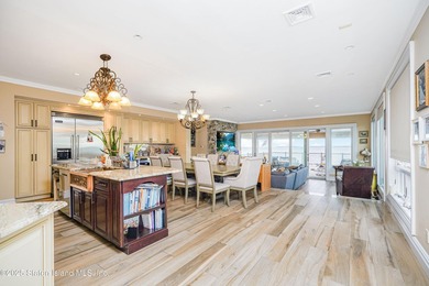 Custom wood frame stucco finish house. Home on the beach - photo 14