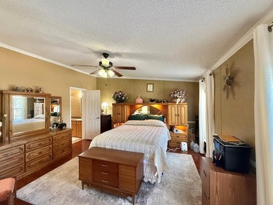 Enjoy the lake lifestyle with this beautifully updated 4-bedroom - photo 15