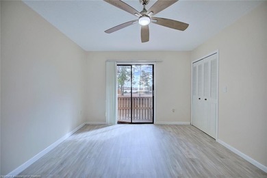 Beautiful, spacious, and cozy fully remodeled townhouse in a - photo 18