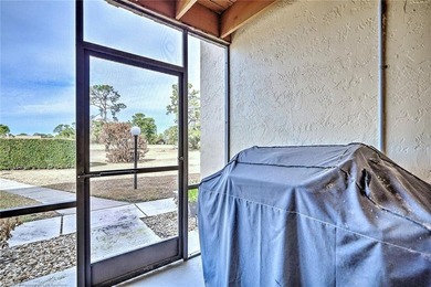 Beautiful, spacious, and cozy fully remodeled townhouse in a - photo 26