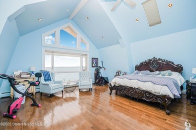 Custom wood frame stucco finish house. Home on the beach - photo 27