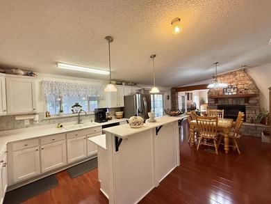 Enjoy the lake lifestyle with this beautifully updated 4-bedroom - photo 30