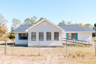 (private lake, pond, creek) Home Sale Pending in Baxley Georgia