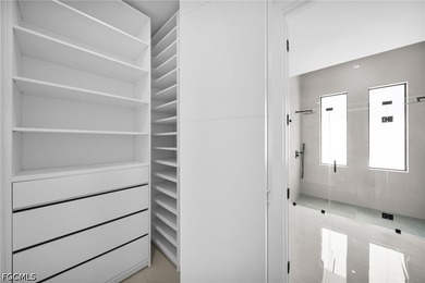 Located in a prime area of Cape Coral in Gleason Parkway, this - photo 31