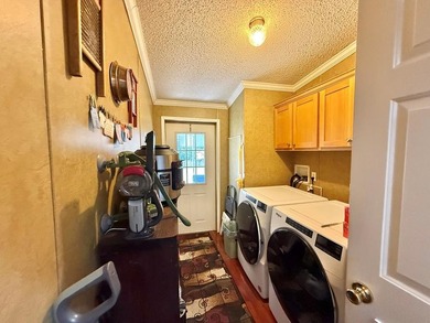 Enjoy the lake lifestyle with this beautifully updated 4-bedroom - photo 33