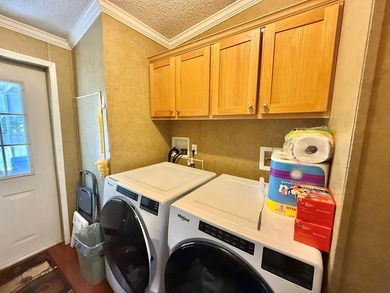 Enjoy the lake lifestyle with this beautifully updated 4-bedroom - photo 34