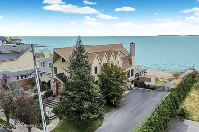 Custom wood frame stucco finish house. Home on the beach - photo 43