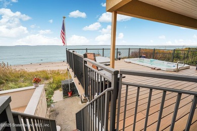 Custom wood frame stucco finish house. Home on the beach - photo 46