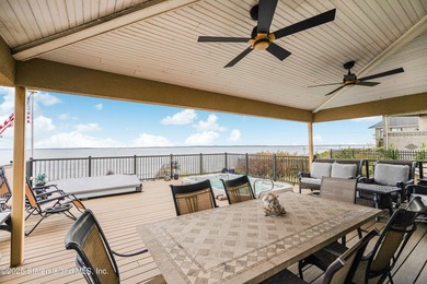 Custom wood frame stucco finish house. Home on the beach - photo 49
