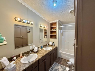 Enjoy the lake lifestyle with this beautifully updated 4-bedroom - photo 54