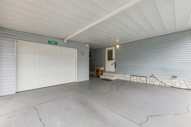 Under contract-accepting backup offers. Virtually Staged. WOW! - photo 4
