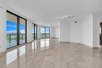 Lake Condo For Sale in Palm Beach Gardens, Florida