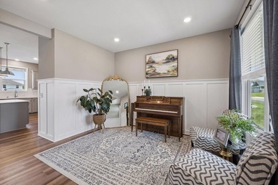 Welcome to this beautifully maintained two-story home offering - photo 13